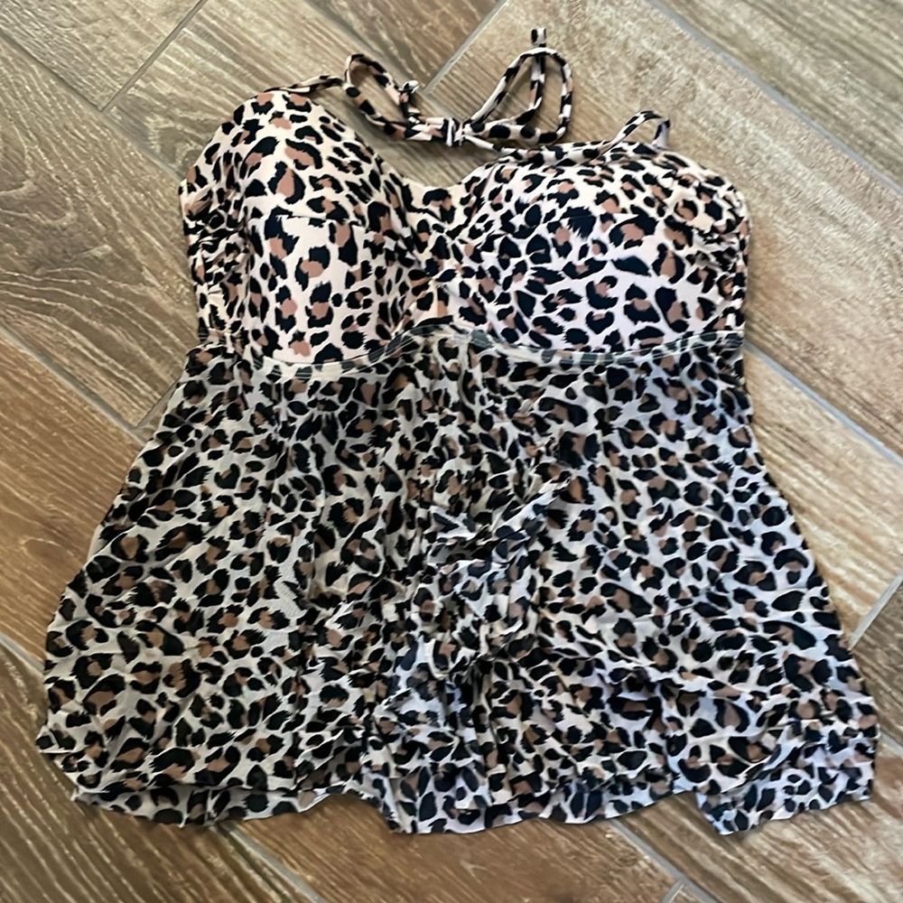 Kona Sol flowy animal print swim top